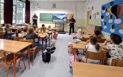 Pripadnici MUP-a u posjetu našim prvašićima